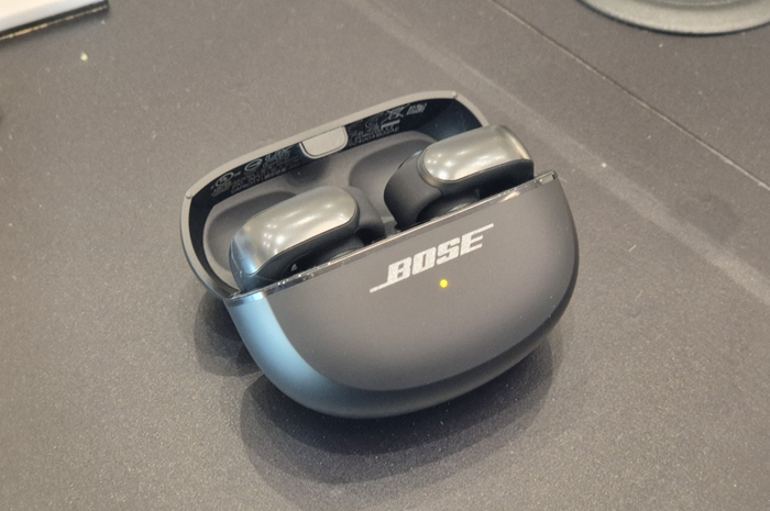 BOSE Ultra Open Ear resmi diperkenalkan di Indonesia dan dijual dengan harga Rp 4,999 Juta