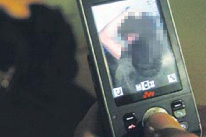 (ILUSTRASI) Video joget erotis dalam acara gerebek sahur.