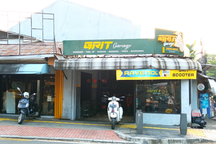 Bengkel Vespa Grit Scooter Garage di kawasan Tebet, Jakarta Selatan. 