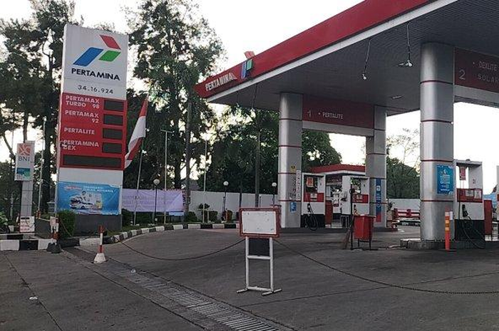 SPBU di Cimanggis, Depkm km 28,5 yang menjual Pertamax Palsu dari hasil mengubah Pertalite dengan cara seperti ini. 