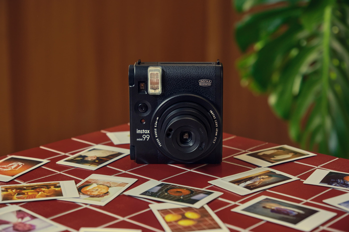Fujifilm Indonesia resmi memperkenalkan  INSTAX mini 99TM untuk pasar Indonesia