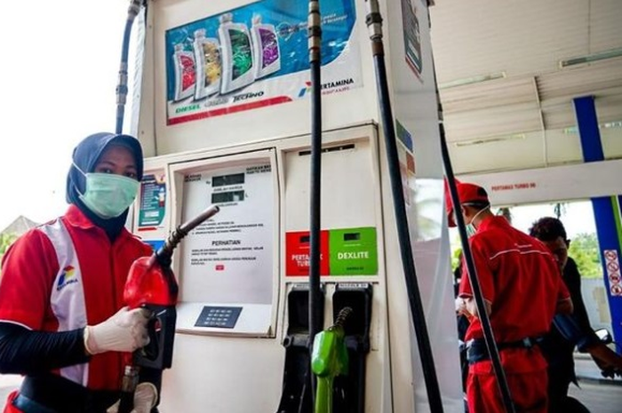 Update terbaru harga bensin di SPBU Pertamina setelah Lebaran 2024, apakah ada kenaikan langsung cek di sini.