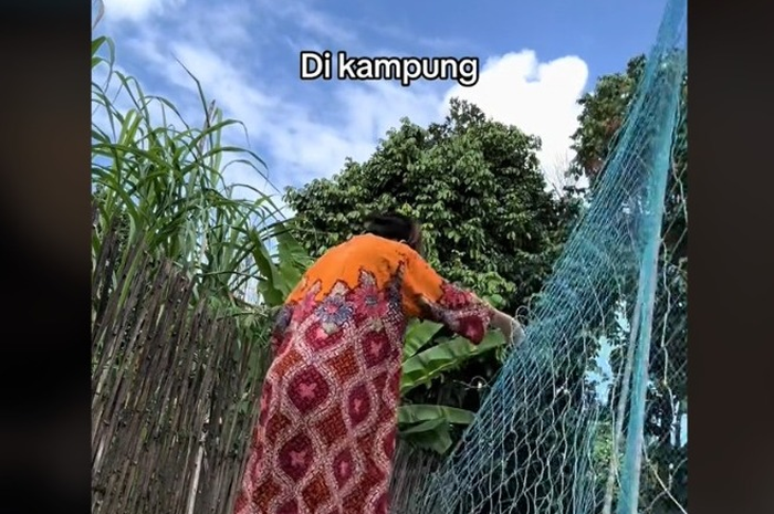 Pulang ke kampung halaman, seorang wanita bagikan penampilannya yang berbeda 180 derajat saat berada di Jakarta dan ketika di Muara Bungo, Jambi.  