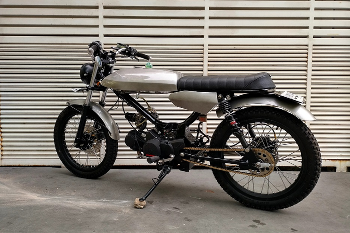 Modifikasi motor Honda Supra X 125 jadi motor custom.