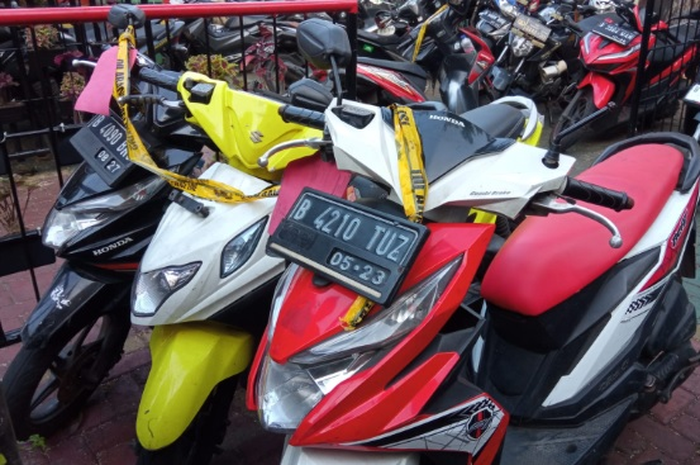 Polsek Tambora merilis 37 unit motor hasil curian dan pada Senin (29/4/2024) hanya tersisa tiga unit, masyarakat bisa mengambil motornya dengan membawa persyaratan ini.