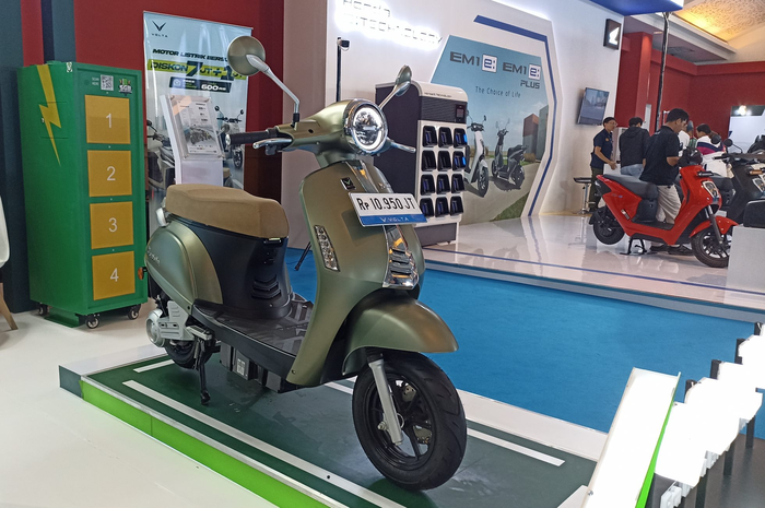 Motor listrik Volta, harga sebelum subsidi berkisar di Rp 17 juta. Garansi baterao dan dinamo jangka panjang. 
