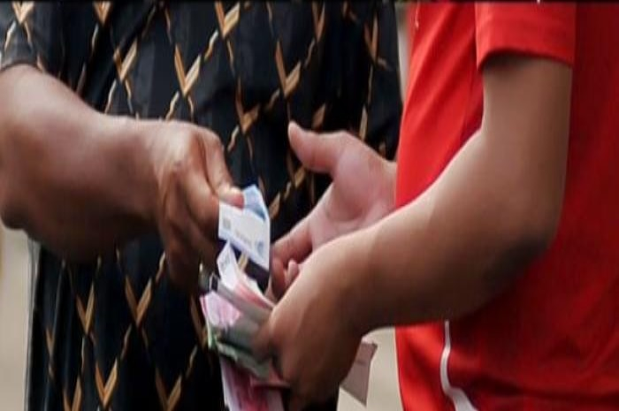 Foto ilustrasi calo. Bikin SIM dapat tawaran bayar Rp 600 ribu tanpa ujian lokasi Depok.