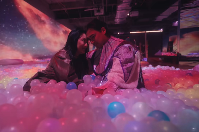 MV Dari Planet Lain - Sal Priadi