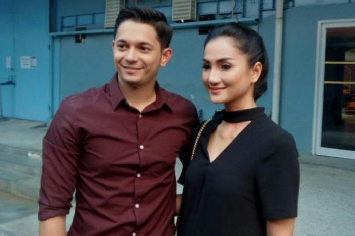 Andrew Andika dan Tengku Dewi