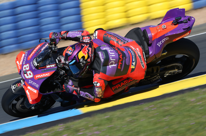 Jorge Martin memenangkan Sprint Race MotoGP 2024. Klasemen semakin aman. Marc Marquez jalani balapan yang memukau. 