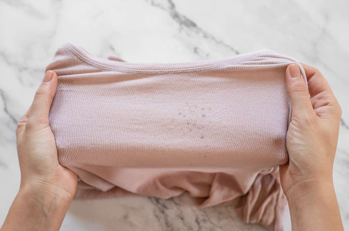 Jamur di baju