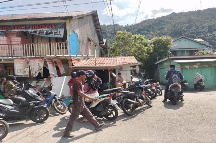 Foto ilustrasi kios pengecer Pertalite.