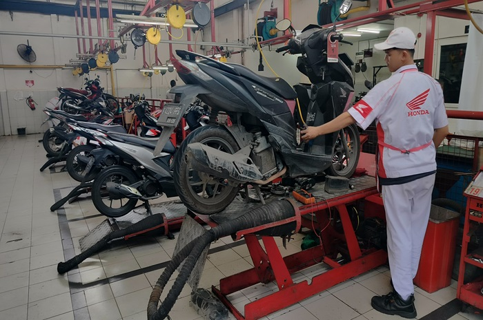 Servis motor matic Honda diskon sampai akhir Mei 2024, cara dapatkannya gampang.