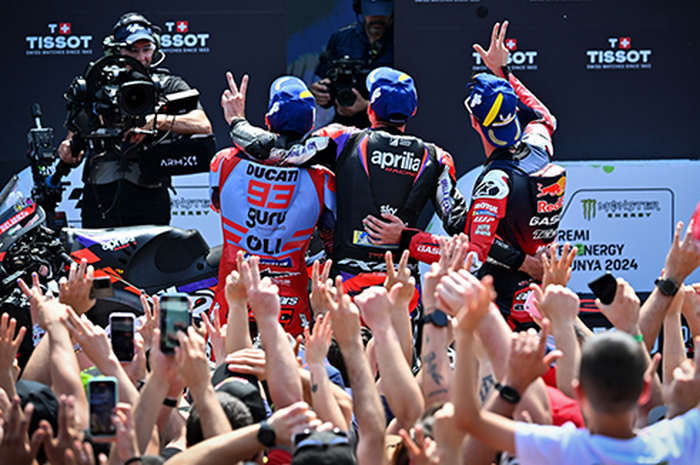 Podium Sprint Race MotoGP Catalunya 2024 ada, Marc Marquez (kiri), Aleix Espargaro (tengah) dan Pedro Acosta (kanan) tak terbantahkan Spanyol jagoan Sprint Race MotoGP musim ini