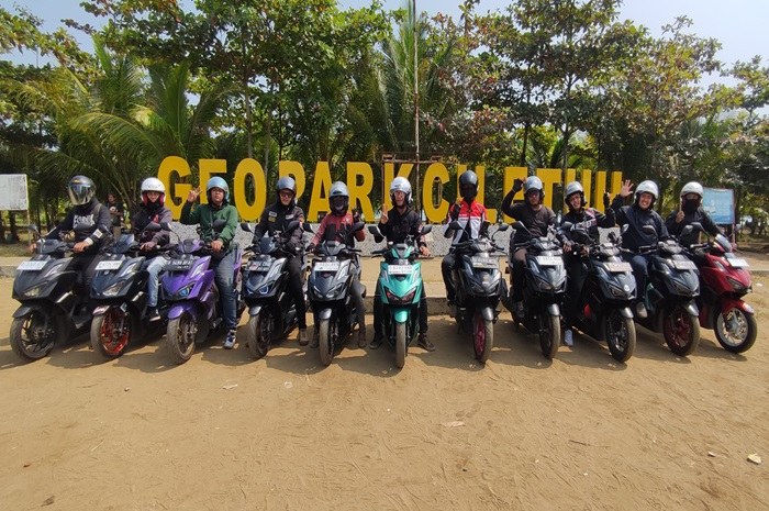 Para member VIORI Jakarta turing ke Ciletuh dan Ujung Genteng.