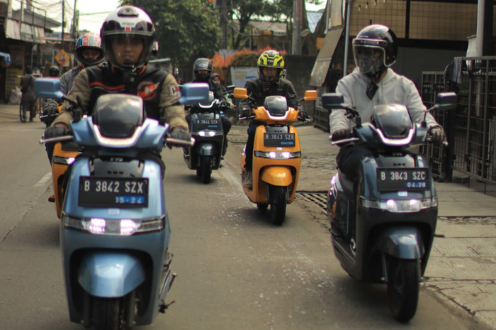 Test ride motor listrik TVS iQube S. 