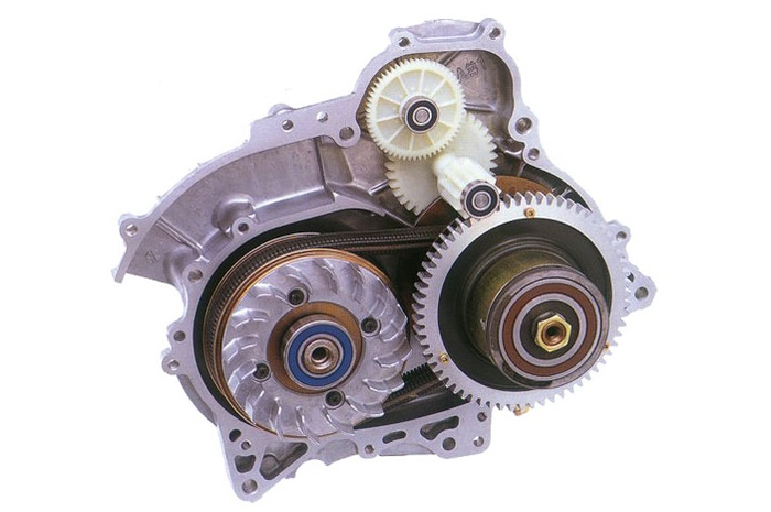 CVT elektronik Suzuki yaitu SECVT lebih dulu meluncur daripada YECVT Yamaha.