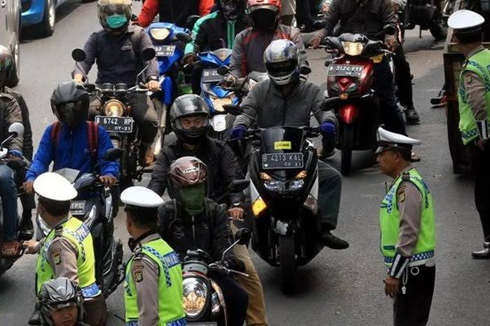 Jelang Razia Operasi Zebra dengan Tilang Manual Ini Ciri-Ciri Razia Resmi Polisi