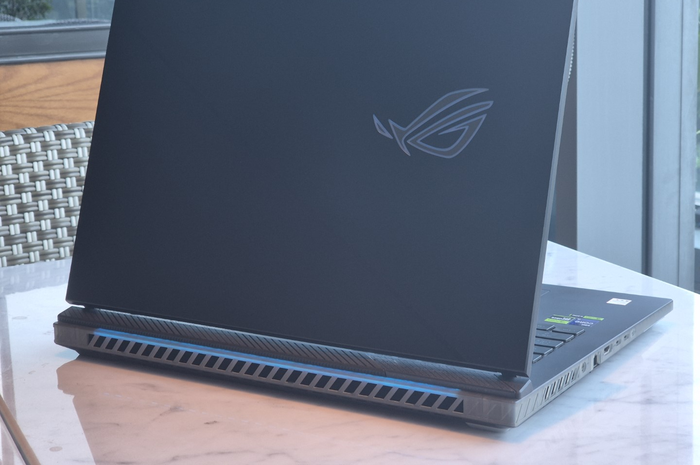 ASUS ROG Strix Scar 18 (G834JYR)