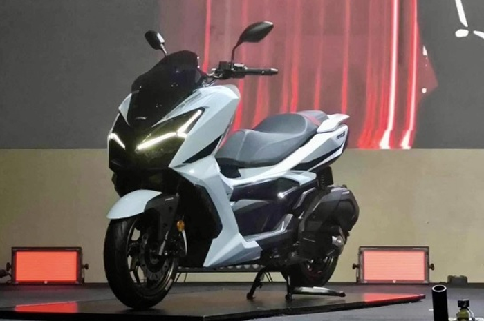 GPX DZ3 skutik bongsor desain mirip PCX 160 dan NMAX resmi diluncurkan dengan fitur dan teknologi canggih, mesin 278cc.