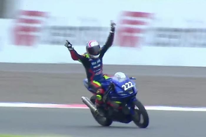 Rey Ratukore juara Race 1 AP250 ARRC Mandalika di Sirkuit Mandalika, Lombok, NTB hari Sabtu (27/7/2024).