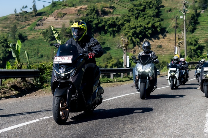 Momen MOTOR Plus-Online touring pakai Yamaha NMAX Turbo 2024, segini konsumsi bensin motor matic itu.