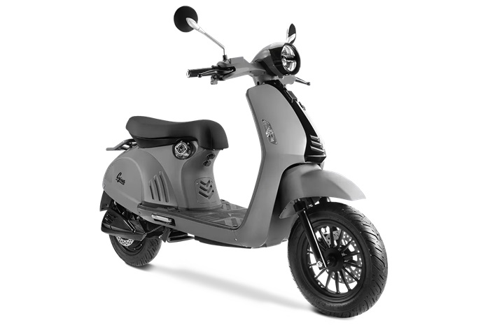 Motor listrik murah Volta Cyrus gaya Vespa 946.
