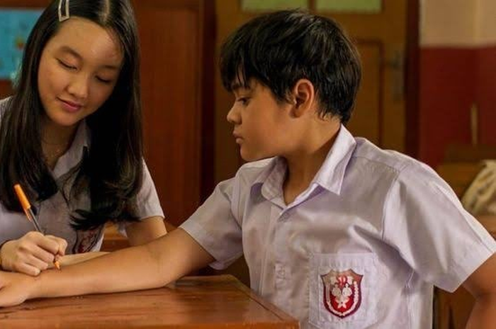 Ilustrasi siswa dan siswi SD dari film ‘Dilan 1093: Wo Ai Ni’