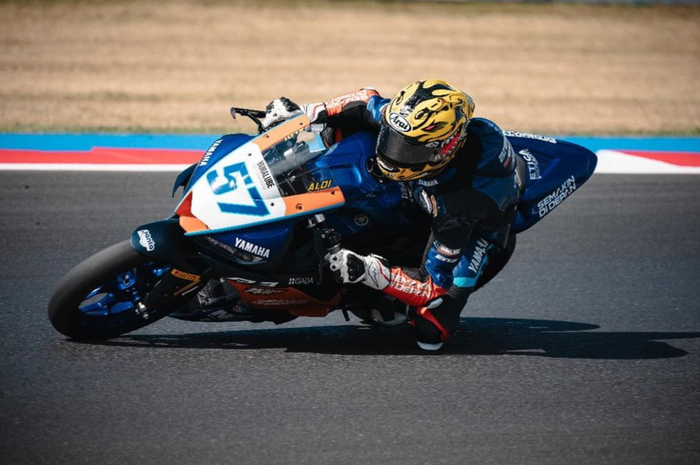 Pembalap Indonesia Aldi Satya Mahendra di kejuaraan WorldSSP300 2024.