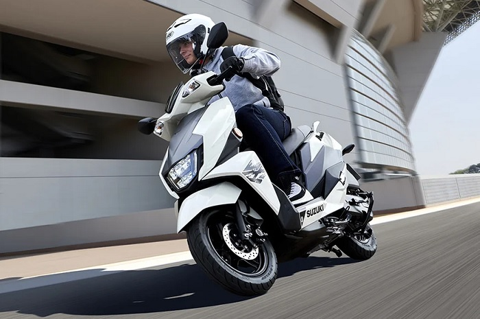 Suzuki Avenis 125.