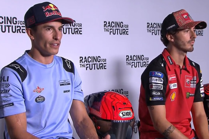 Marc Marquez (kiri) dan Pecco Bagnaia (kanan) di konferensi pers jelang MotoGP Austria 2024 di Sirkuit Red Bull Ring, Spielberg, Kamis (15/8/2024).