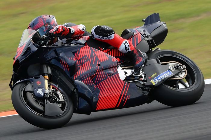 Marc Marquez saat menguji motor baru Ducati sebelum menjadi pembalap Gresini Racing.