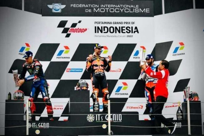 Jelang MotoGP Mandalika 2024 hosting fee Rp 231 miliar belum dibayarkan, Dorna Sport langsung kasih penjelasan.