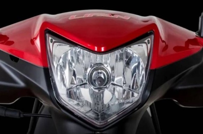 Tampilan headlamp alias lampu depan motor baru 2025 penantang Honda Revo yang harganya lebih murah.