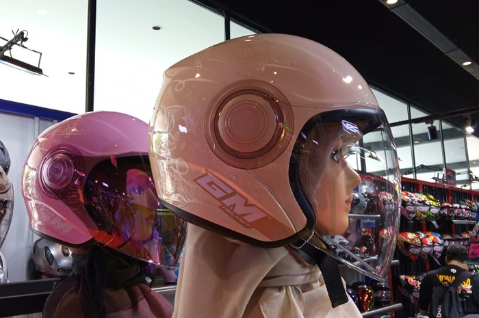 Helm GM Pop Hijab tersedia di IMHAX 2024.