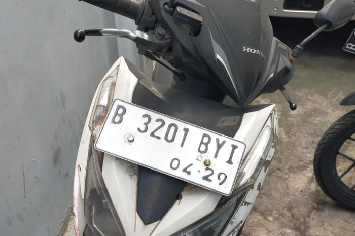 Honda Vario 125 tahun 2014 bukan rangka esaf pilihan motor murah ditawarkan KPKNL Jakarta mulai Rp 3 jutaan.