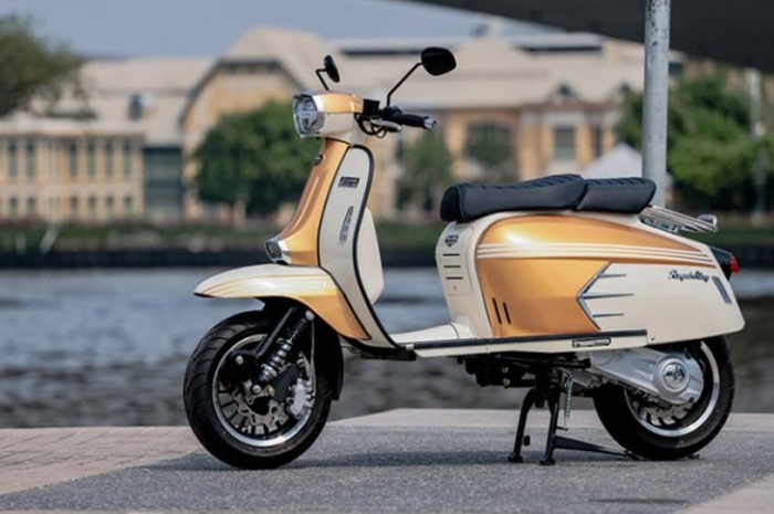 Skutik retro Royal Alloy TV175 siap jegal Vespa, desain mirip Lambretta harganya Rp 60 jutaan.