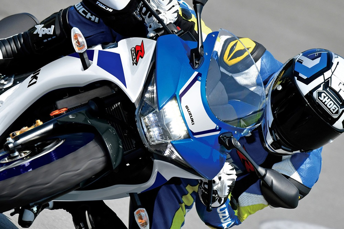 Motor sport adik Suzuki GSX-R150 versi terbaru.