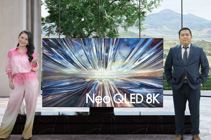 Penyanyi Rossa mengungkap beberapa fitur favoritnya dari TV Samsung Neo QLED 8K