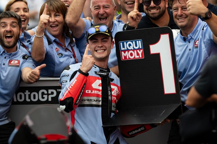 Sedih Pembalap Moto2 Tim Gresini Dipecat Usai Menang di MotoGP Jepang Efek Pakai Simbol Terlarang
