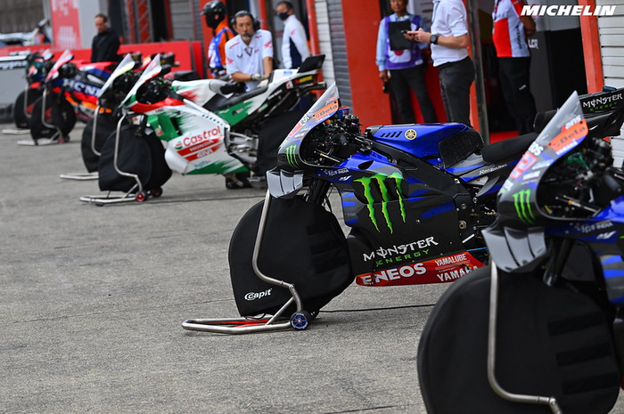  Beberapa bulan terakhir berhembus kabar kalau Yamaha akan mengembangkan mesin baru untuk MotoGP pakai konfigurasi V4.  