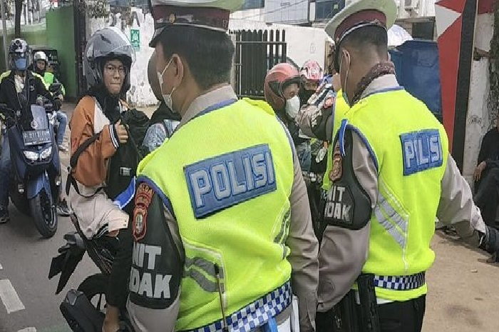 Foto ilustrasi. Polisi kasih paham kenapa razia Operasi Zebra 2024 di berbagai daerah bisa beda target pelanggaran.