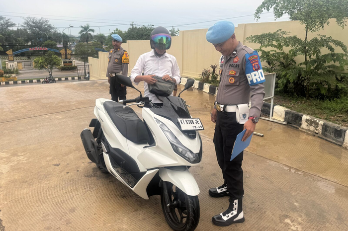 Razia Operasi Zebra Tidak Pandang Bulu Polisi Juga Kena Tilang Manual Razia Karena Hal Ini Saat Naik Motor