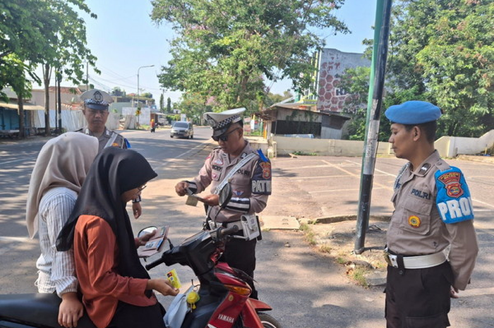Momen razia Operasi Zebra 2024 di Lampung.