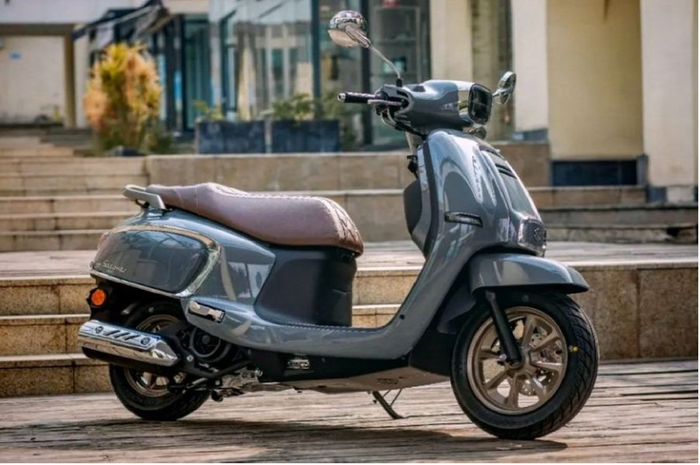 Motor baru Suzuki seperti Vespa hasil kolaborasi dengan pabrikan lain dijual mirip BeAT