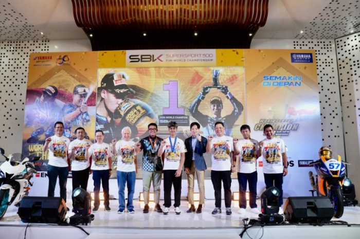 Aldi Satya Mahendra sukses jadi juara dunia WorldSSP300 2024 berkat dukungan oli Eneos. 