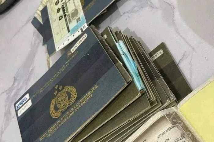 Siapkan STNK dan BPKB pemutihan pajak motor masih digelar di 10 provinsi di Indonesia, banyak keringanan dan keuntungan diberikan.