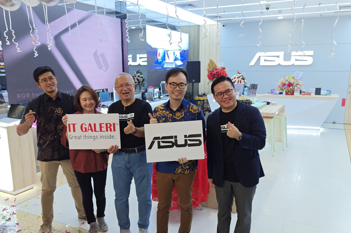 ASUS telah membuka ASUS Exclusive Store (AES) di Summarecon Mall Serpong, Tangerang, untuk memudahkan masyarakat di kawasan Gading Serpong dan sekitarnya mengakses produk laptop ASUS terbaru