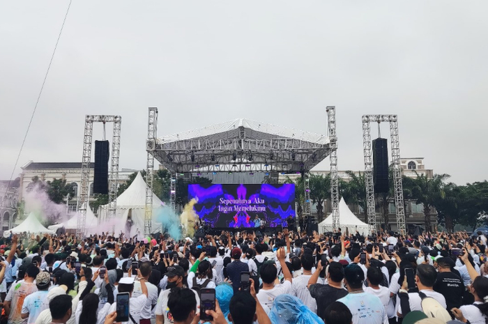 Fun Color Run 2024 sukses digelar di Gading Serpong, Sabtu (7/12/2024).
