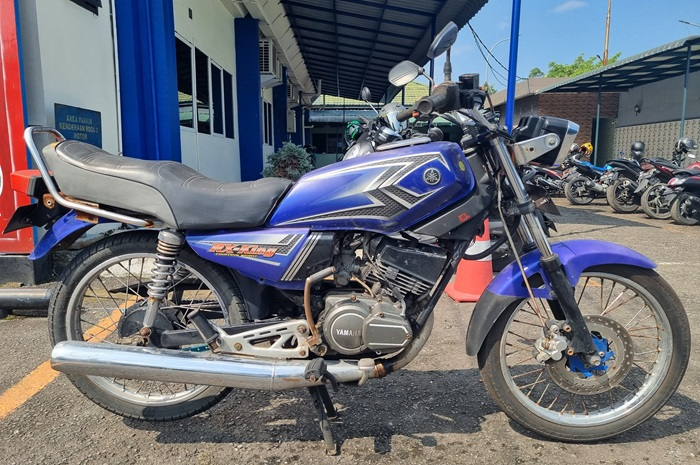 Yamaha RX-King menjadi salah satu motor murah yang dilelang Rp 8 jutaan ada bonus lain.